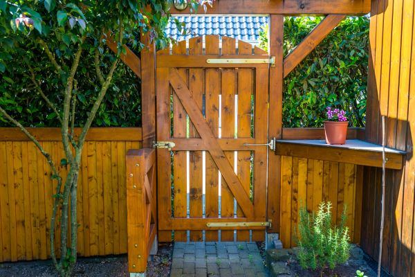 Wood Gate Repair in Lawton