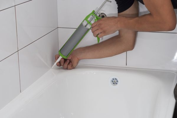 Tub Recaulking in Lawton