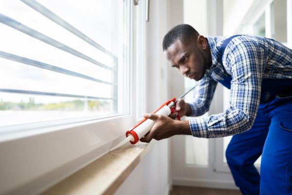 Caulk Repair in Lawton